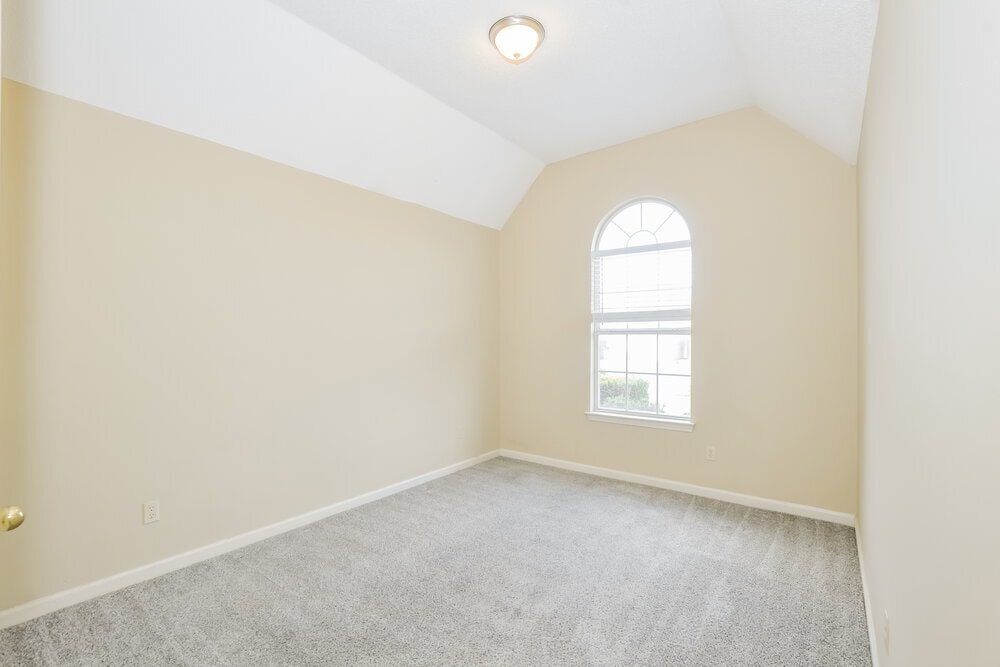 Building Photo - 6929 Country Walk Dr