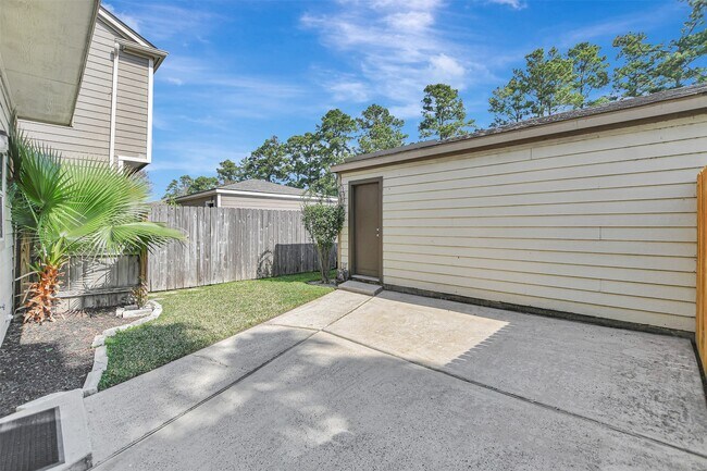 Building Photo - 23624 Wildwood Green Way