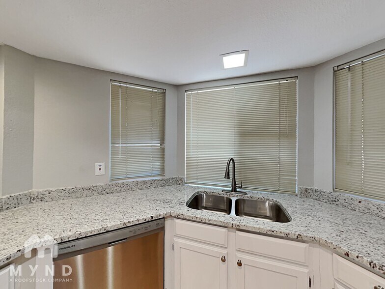 Building Photo - 19028 N 7th Dr