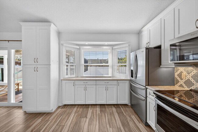 Building Photo - 341 11th Ave