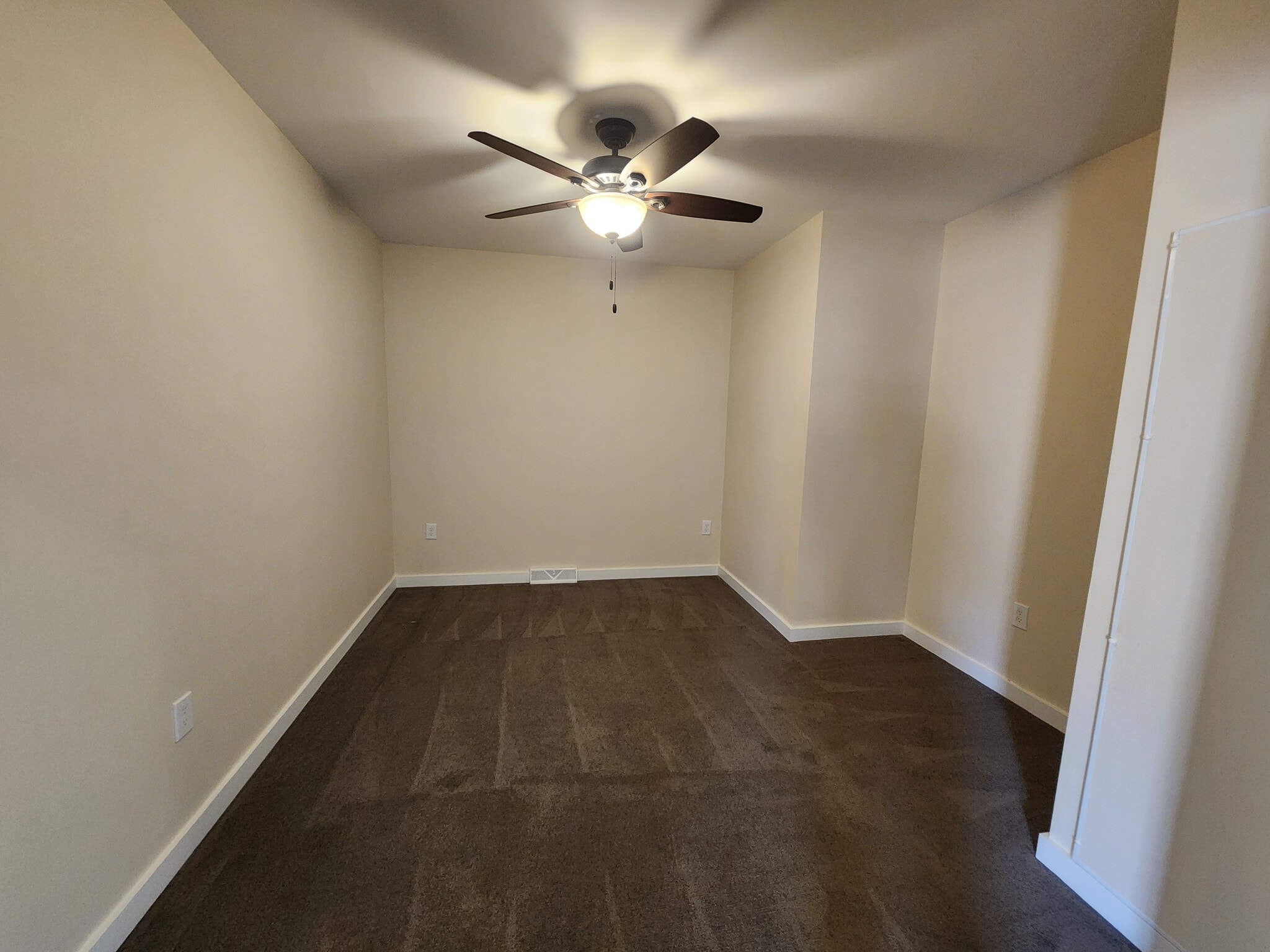 Building Photo - 73 Ivan Dr