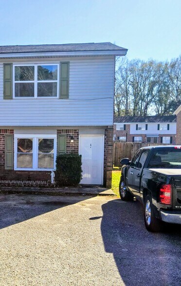 Building Photo - 519 Parkdale Dr