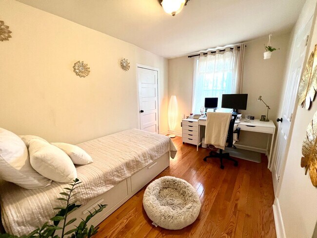 Building Photo - Beautiful 2-Bedroom Townhouse in Francisvi...