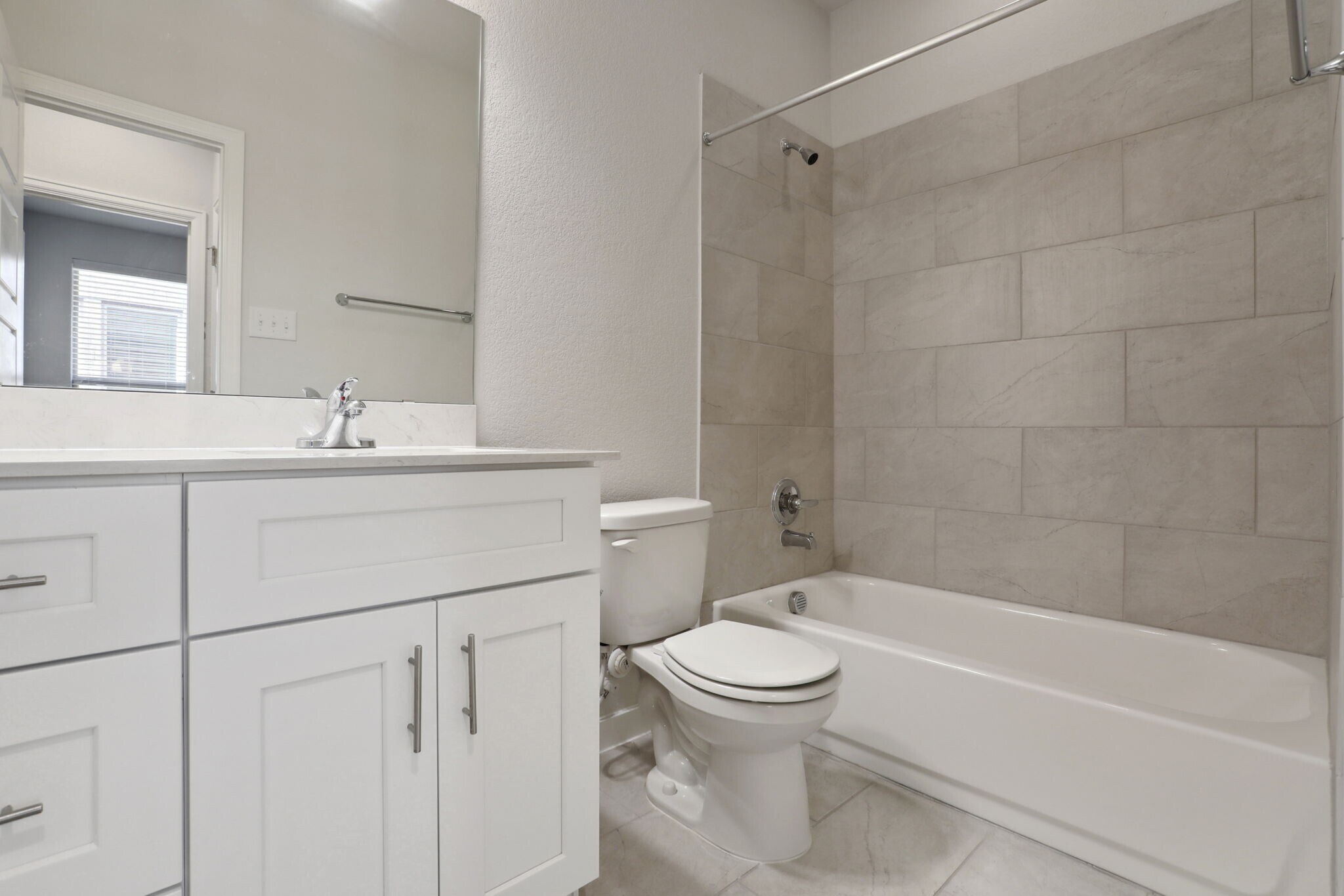 Building Photo - 4141 Presidio Ln