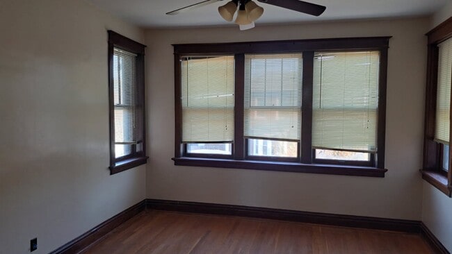 Building Photo - 5301 S Broadway