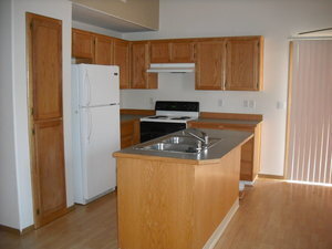 Building Photo - All the Amenities for a Friendly Price