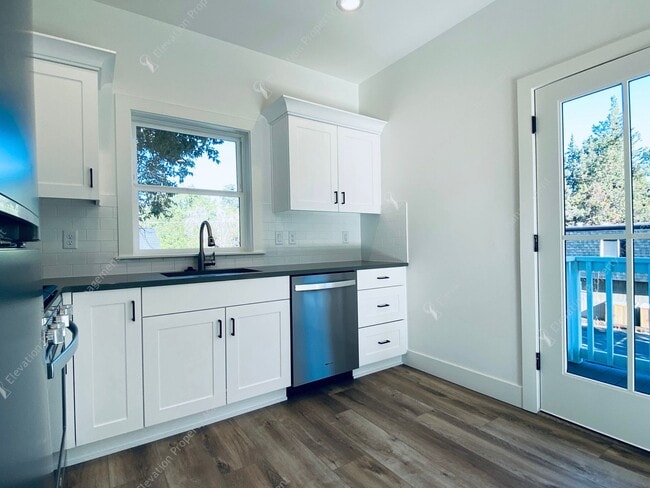 Building Photo - Modern 1 BR ADU near Downtown Bend - utilities included!