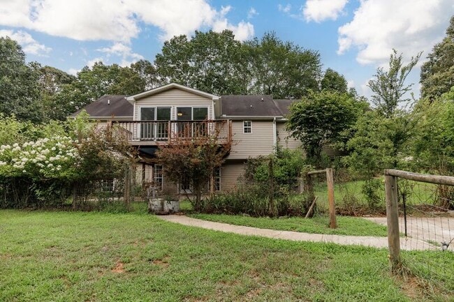 Building Photo - 2603 Hog Mountain Rd