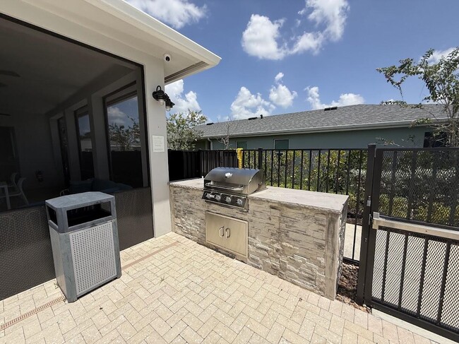 Building Photo - 10696 SW Estella Ln