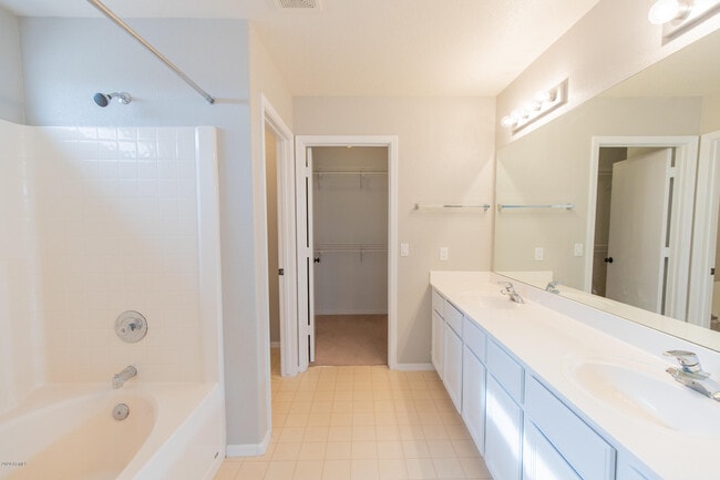 Building Photo - 18033 N Skyhawk Dr