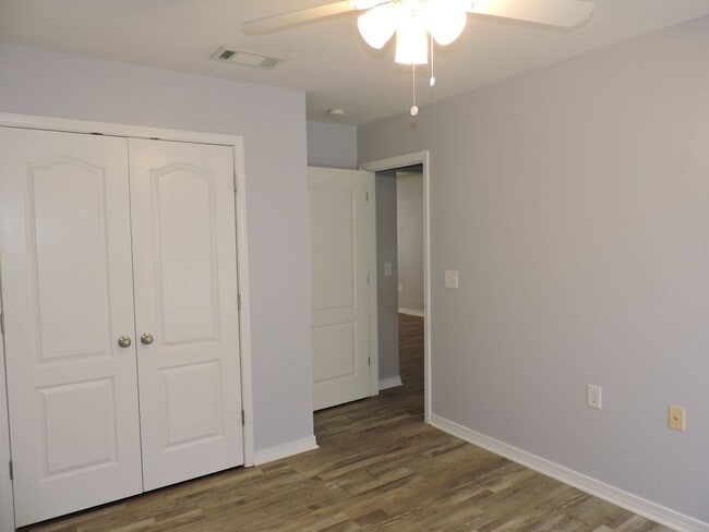 Building Photo - Easy access to Whiting Field & Pensacola!