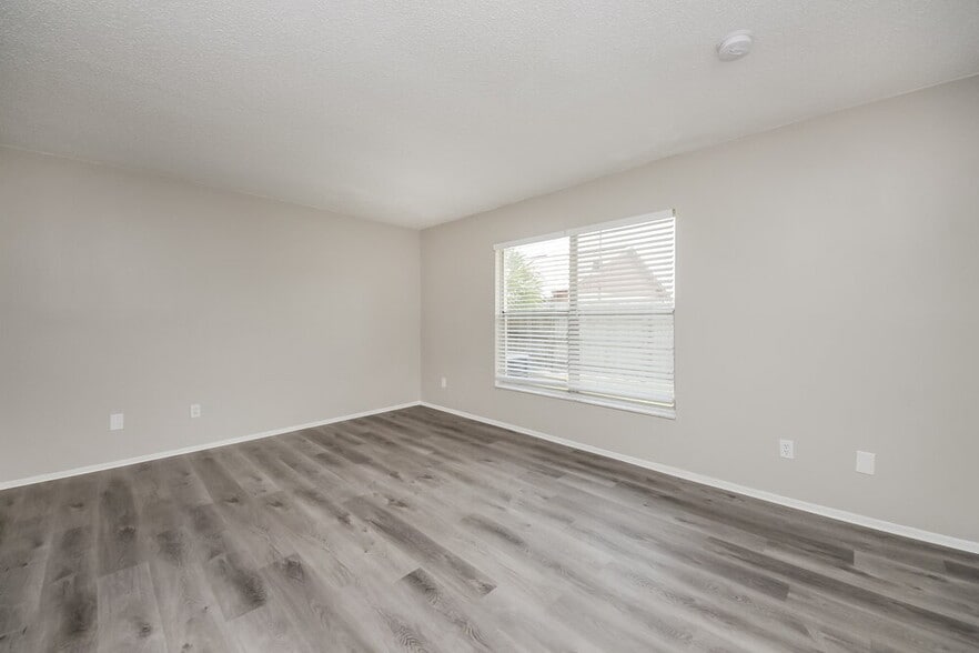 Building Photo - 3210 Tomahawk Dr