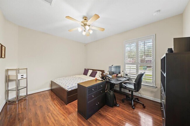 Building Photo - 3707 Quiet Falls Dr