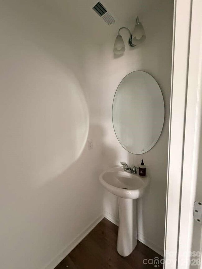 Building Photo - 10312 Guardian Dr