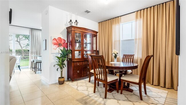 Building Photo - 4445 NW 48th Terrace