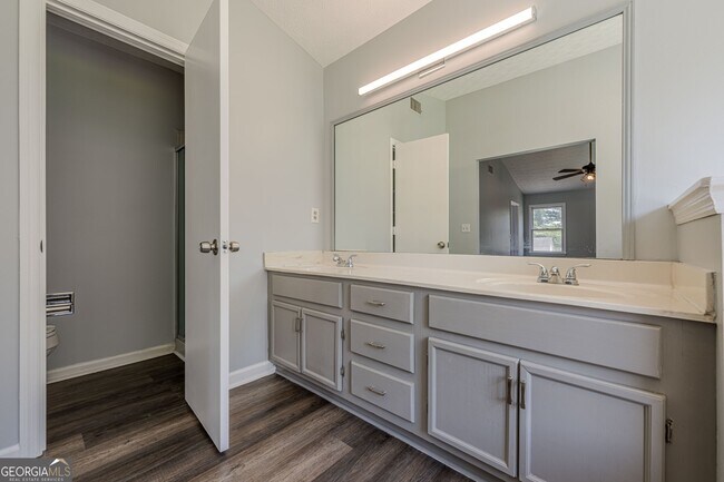Building Photo - 5458 Winslow Crossing N