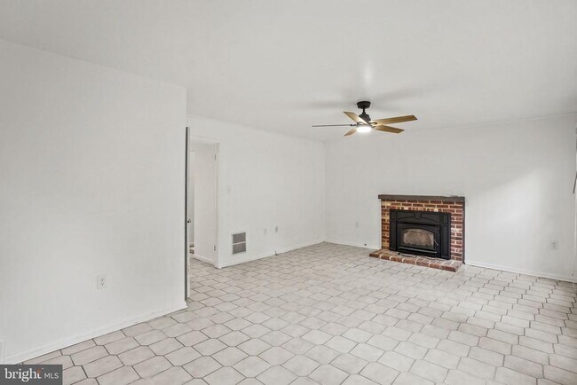 Building Photo - 9086 Brook Ford Rd