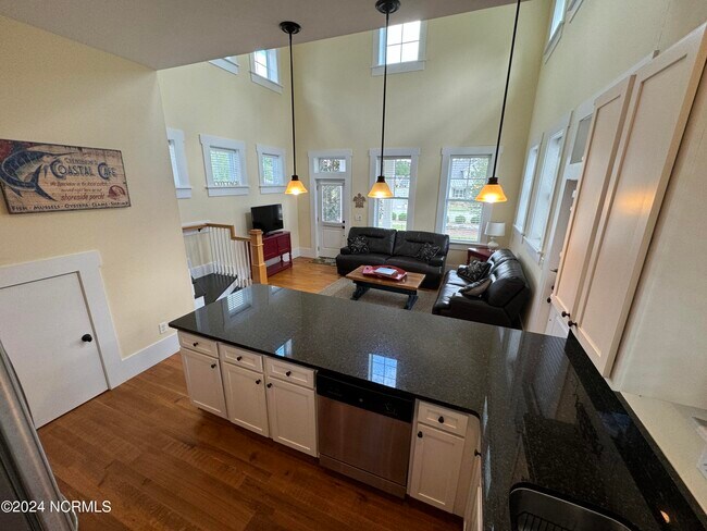 Building Photo - 819 Meadowsweet Ln