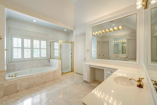 Building Photo - 57 Briar Hollow Ln