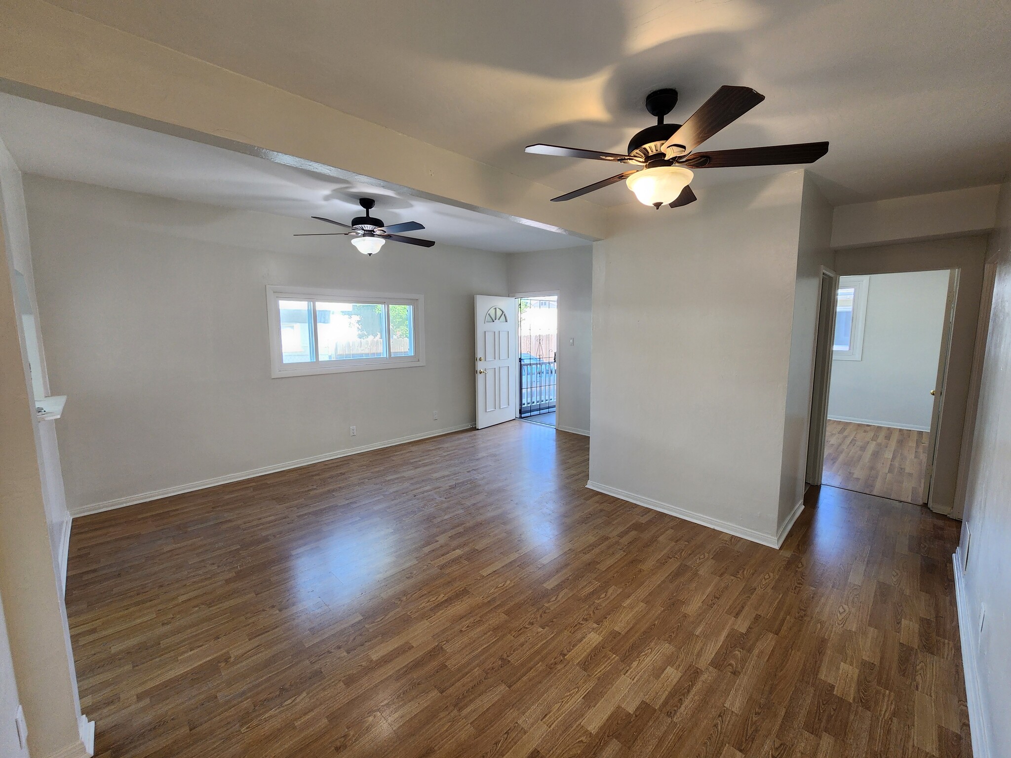 Building Photo - 10447 Cantara St