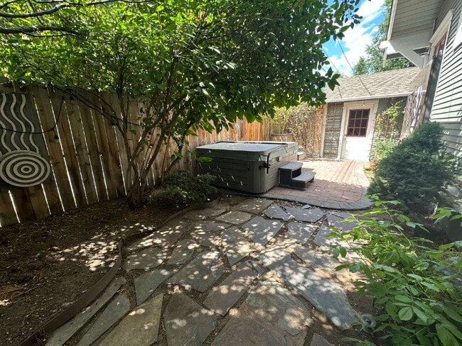 Building Photo - 607 NW Federal St