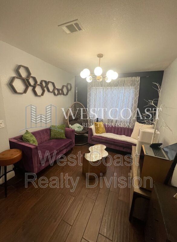 Building Photo - 15425 Brasa Ln