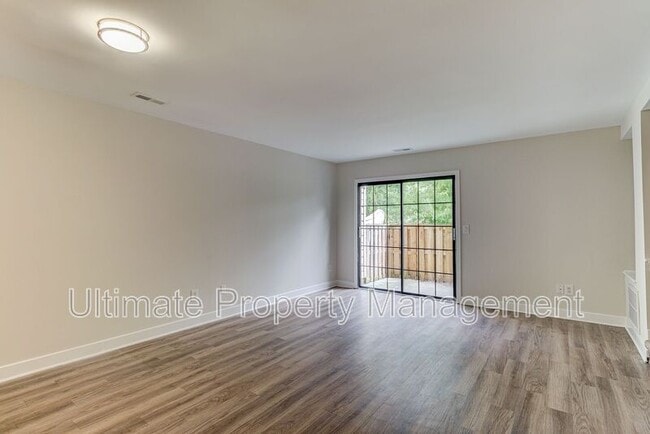 Building Photo - 1705 S 41st St