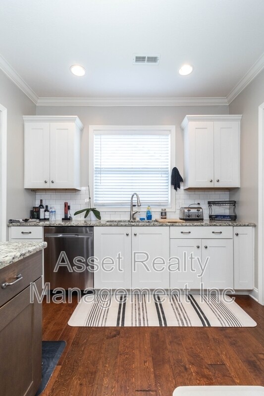 Building Photo - 1416 Madison Oaks Rd