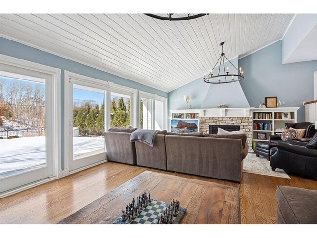 Building Photo - 5 Cooper Ave