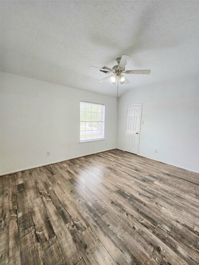 Building Photo - 14335 Berrington Dr