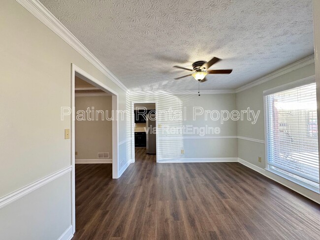 Building Photo - 4005 Camary Dr SE