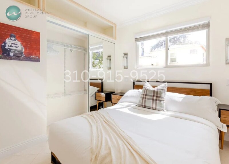 Building Photo - 11817 Darlington Ave