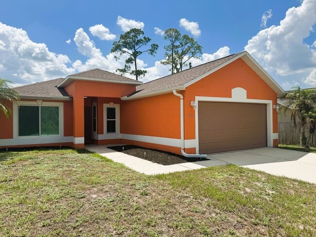Building Photo - 2105 Atwater Dr