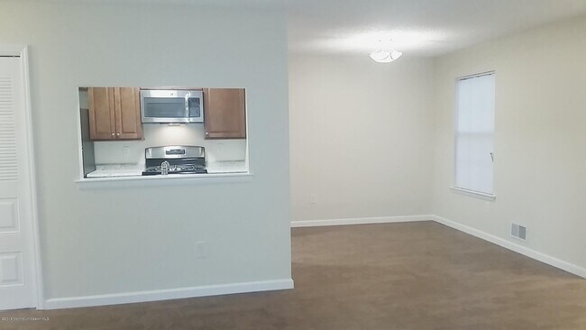 Building Photo - 71 Azalea Cir