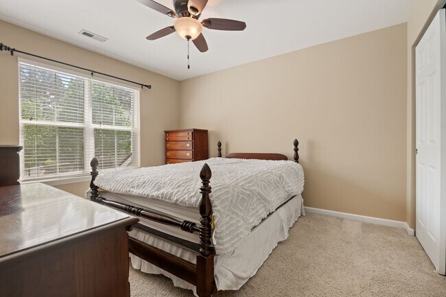 Building Photo - Beautiful 3-Bedroom Townhome in North Raleigh