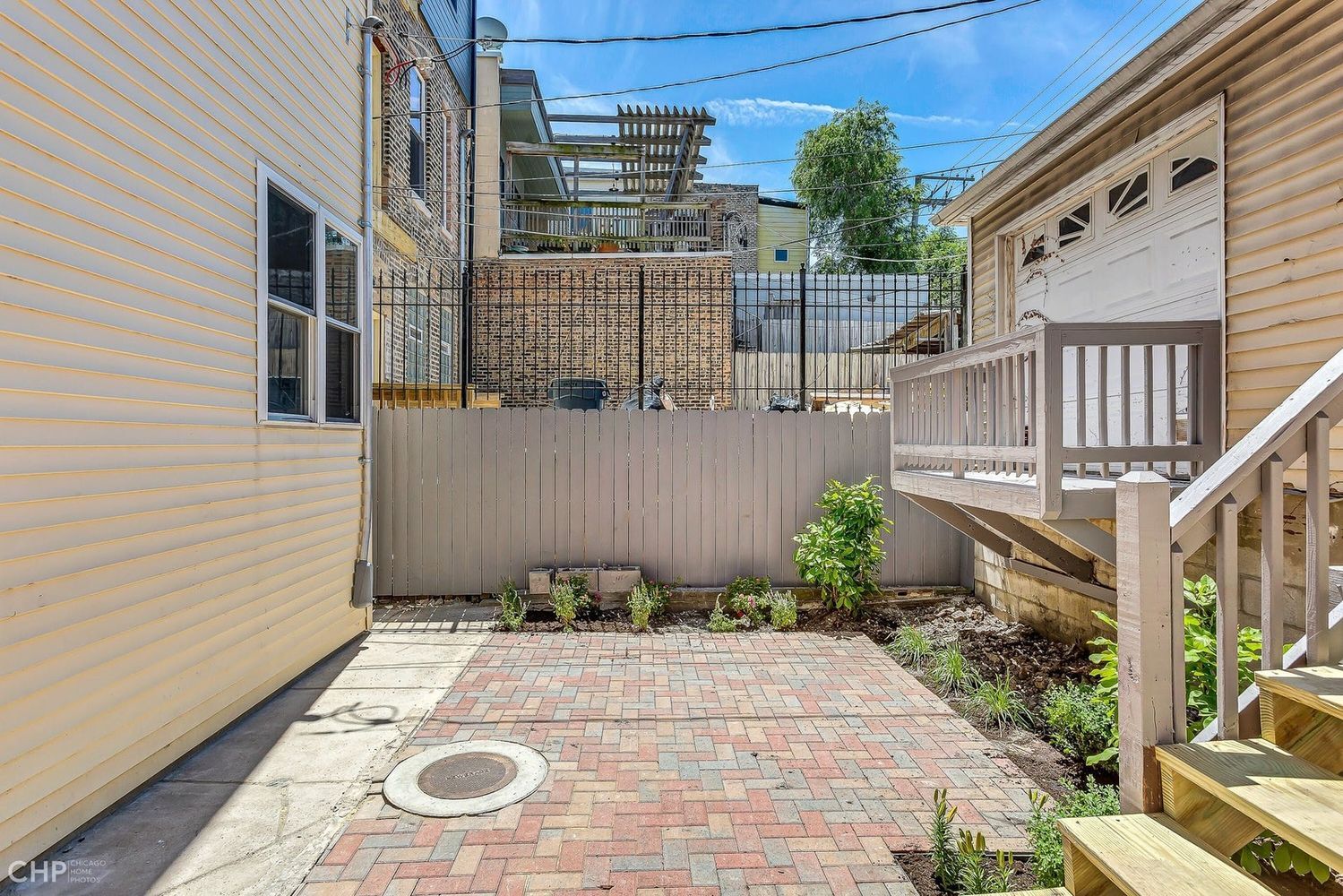 Building Photo - 1022 N Ashland Ave