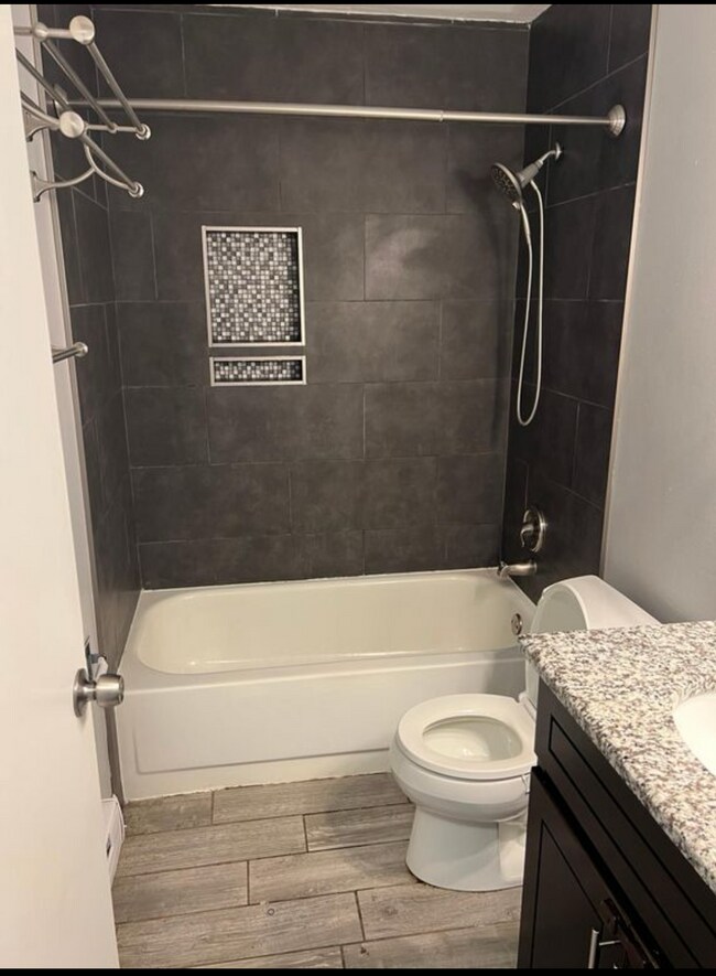 Building Photo - 163 N Waters Edge Dr