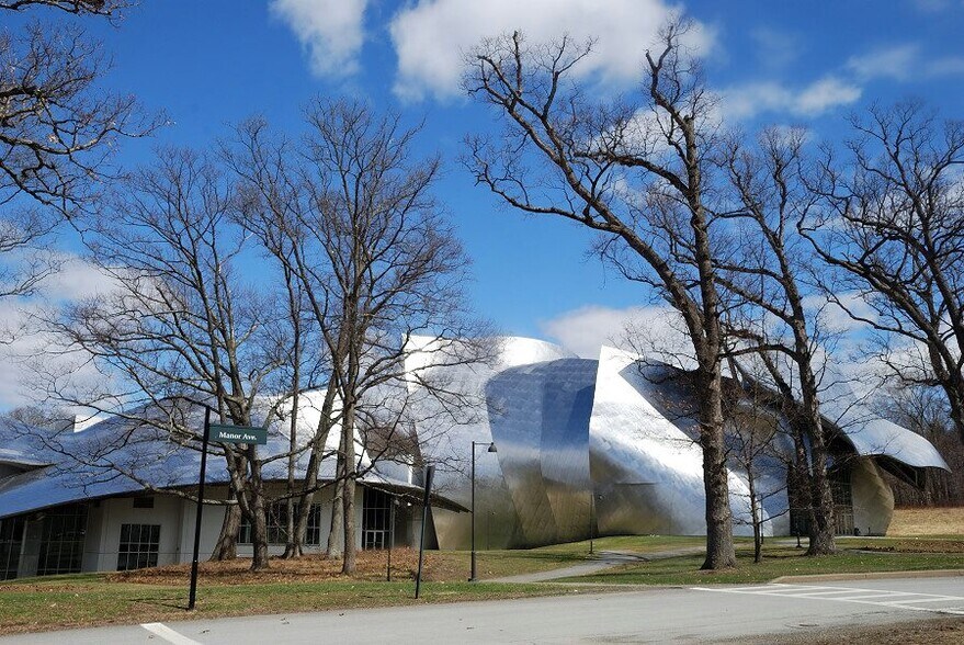 Building Photo - 13 Memorial Dr