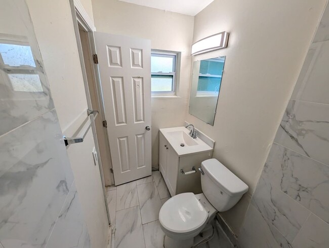 Building Photo - Spacious 3BR Rental with Outdoor Living Space