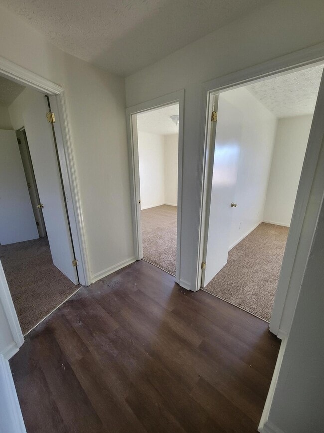 Building Photo - 415 Chapman Ct