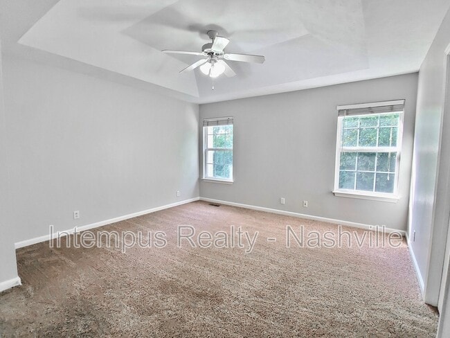 Building Photo - 325 Shoshone Pl