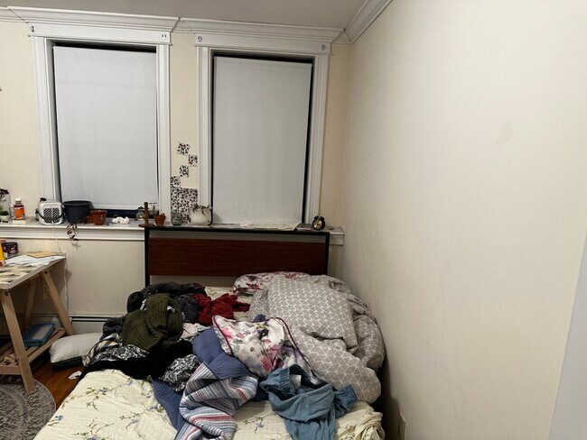 Building Photo - 27 Glenville Ave