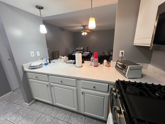 Building Photo - 1 Rolling Hills