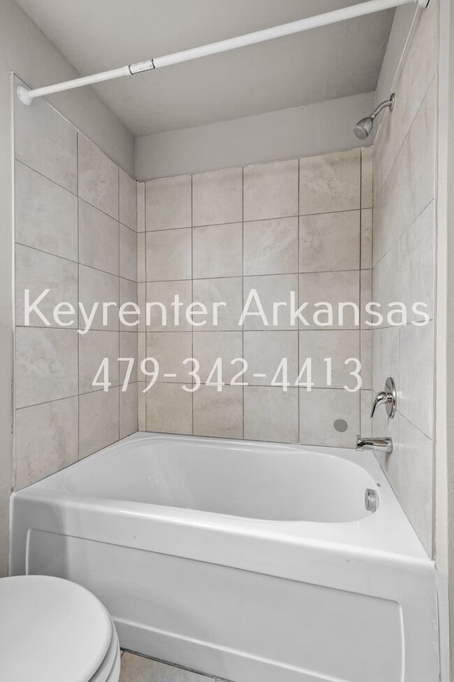 Building Photo - Gorgeous 4 bedroom home!