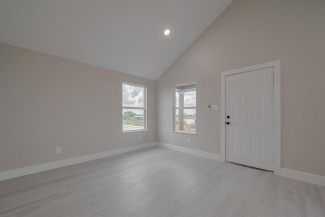 Building Photo - 837 22nd St