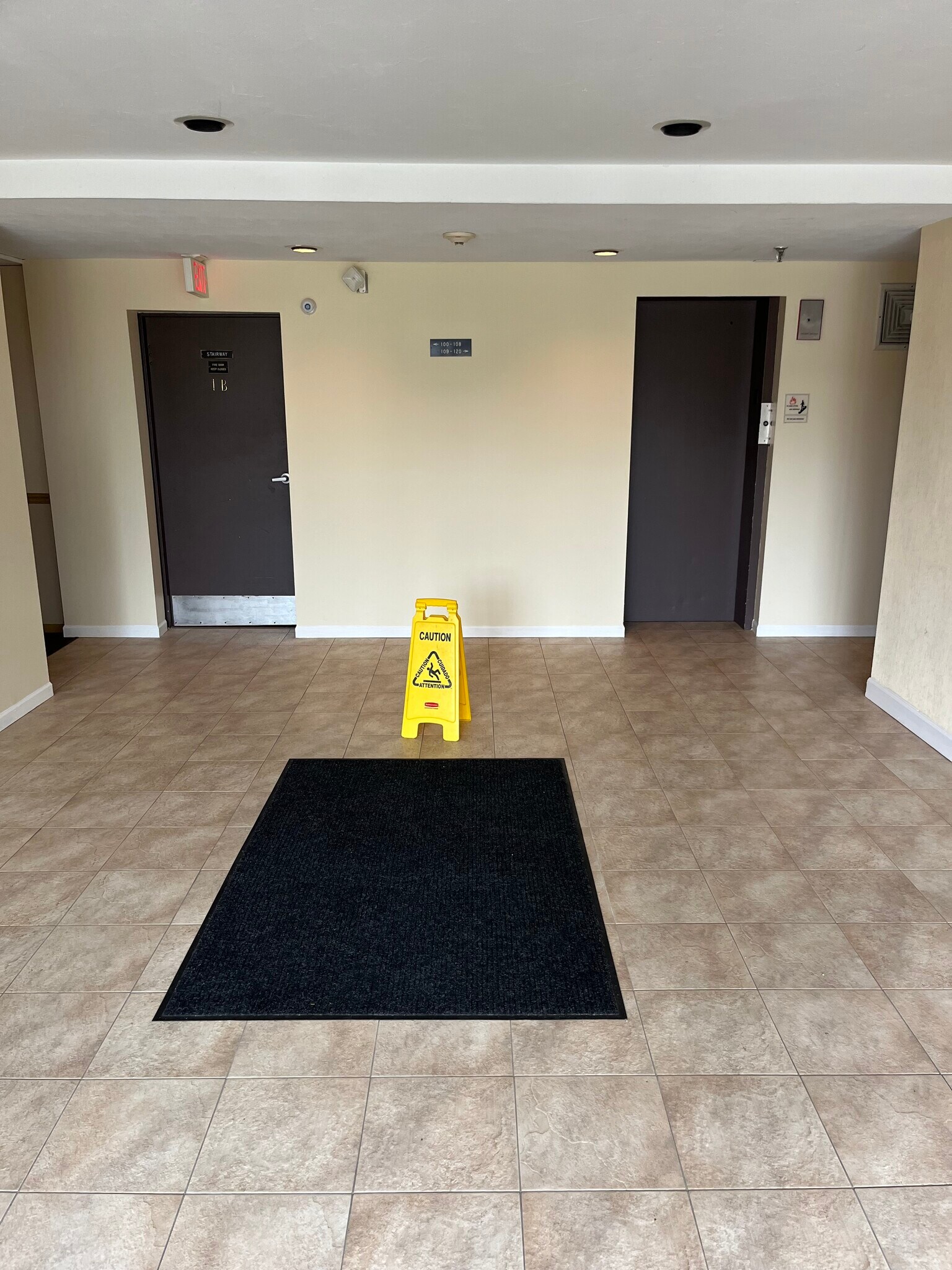 Building Photo - 2 Villa Verde Dr