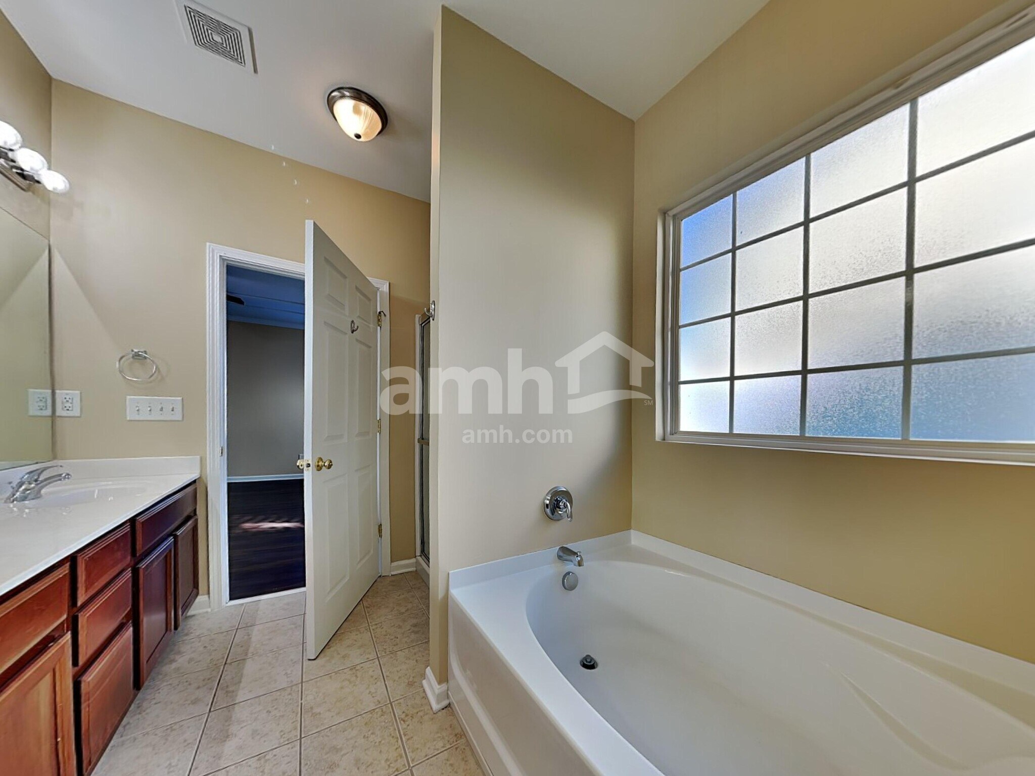 Building Photo - 11225 Amherst Glen Dr