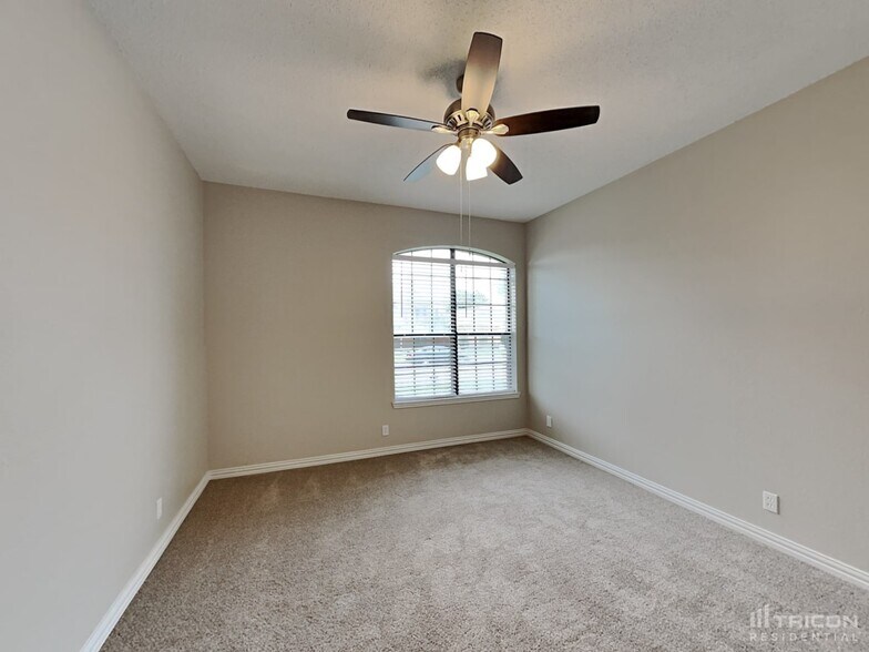 Building Photo - 1121 Cypress Ln