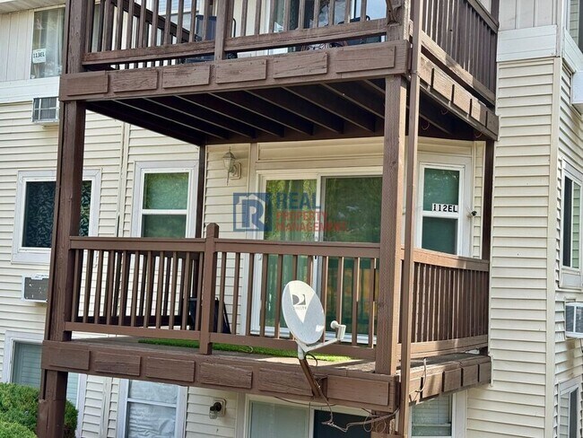 Building Photo - 17473 E Mansfield Ave