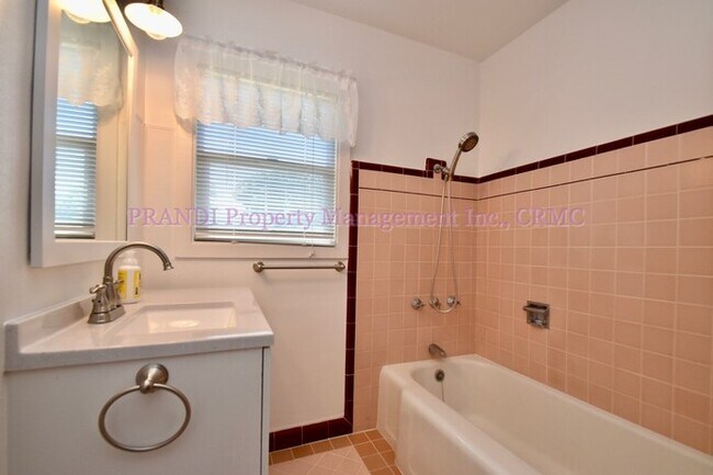 Building Photo - 45 Ignacio Ln